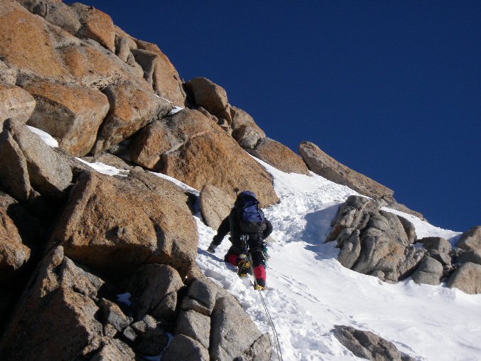 Arete des Cosmiques 20.jpg - Titi suivant la route